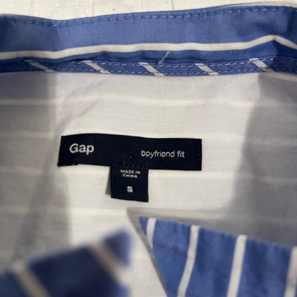 Small gap button down - Picture 2 of 2